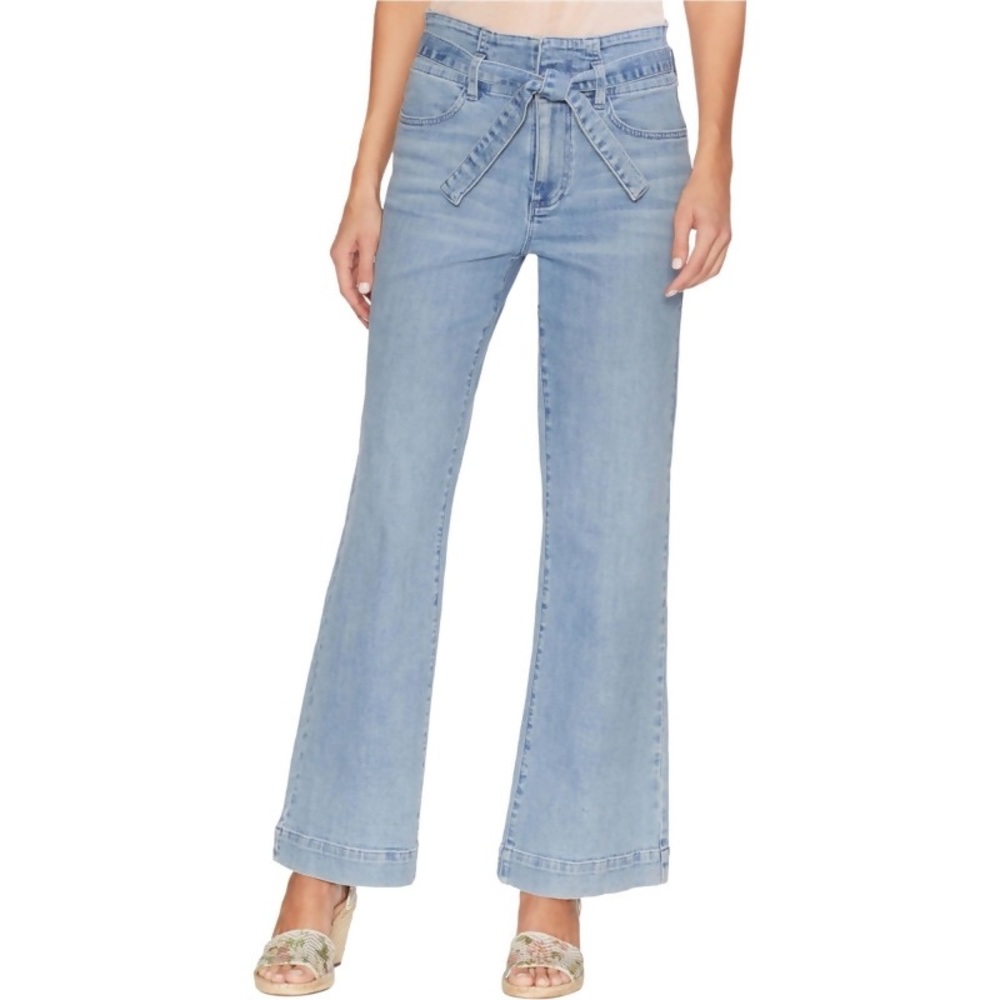 Vince Camuto High Rise Belted Light Indigo Jeans